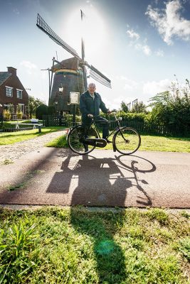 Biking through The Hague 
Photo by Martijn Beekman/gemeente Den Haag