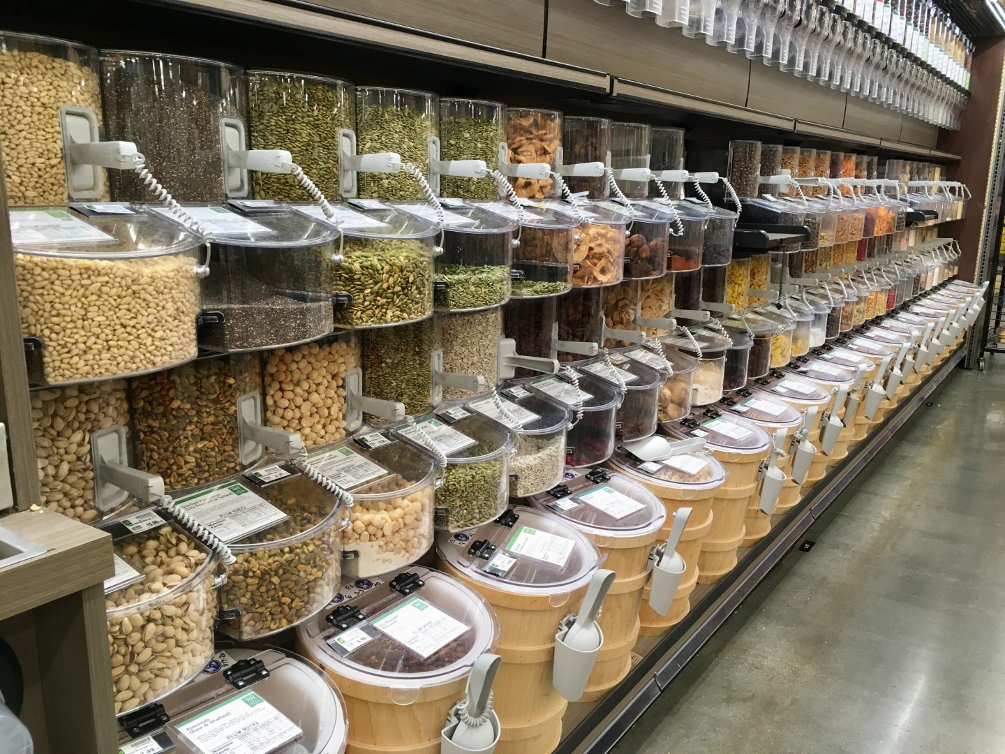 Albert Heijn launches packagingfree concept a new dawn in supermarket grocery shopping