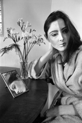Diana Blok, Self portrait with half face © Diana Blok