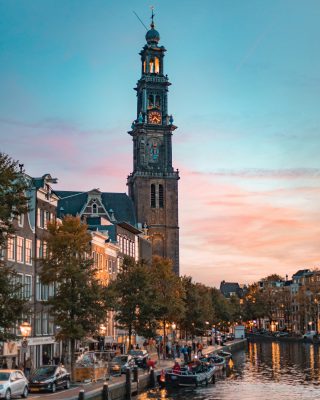 Charlie Red Unsplash
